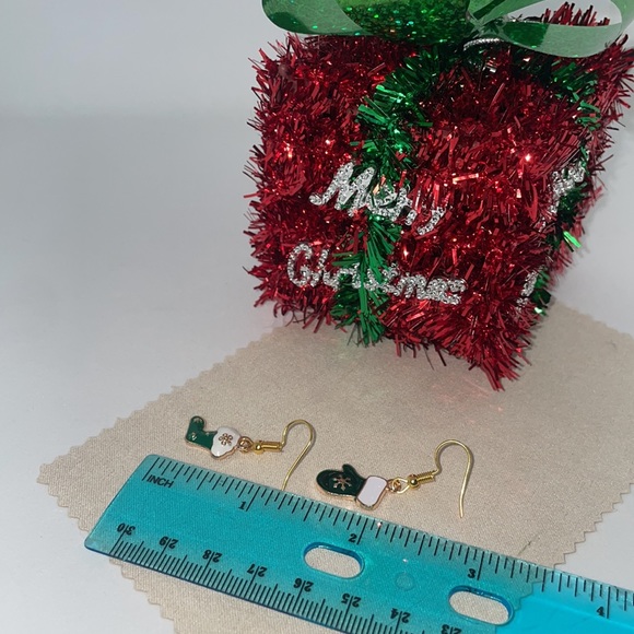 Christmas Earrings - Picture 4 of 4